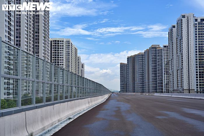 Đây là đoạn thuộc gói thầu XL3, dài hơn 3 km, được đánh giá có tiến độ thi công nhanh nhất trên tuyến. Công trình là một phần của đoạn đường trên cao dài 14,7 km đi qua khu vực phường Long Bình (TP Thủ Đức cũ).