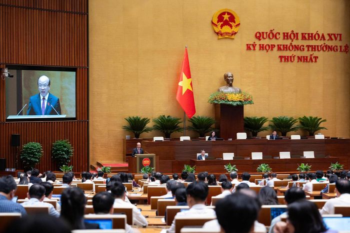 Quang cảnh phiên họp sáng 7/8.