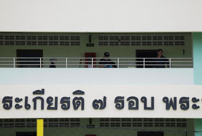 Sau vụ việc, Thủ tướng Thái Lan Anutin Charnvirakul chỉ đạo các quan chức cấp cao tới hiện trường. Thủ tướng Anutin gọi vụ việc là “khủng khiếp”, đồng thời cho rằng đây là một trong những lý do chính phủ cần duy trì các quy định nghiêm ngặt về sở hữu súng.