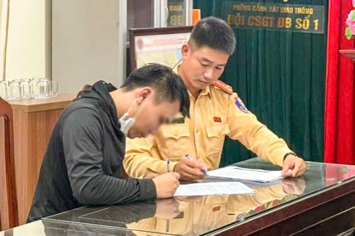Tài xế xe tải Nguyễn Bá T. tại cơ quan công an.
