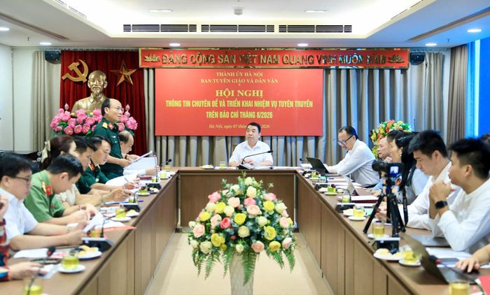Phó Trưởng Ban Tuyên giáo và Dân vận Thành ủy Đào Xuân Dũng chủ trì hội nghị. Ảnh: Quang Thái