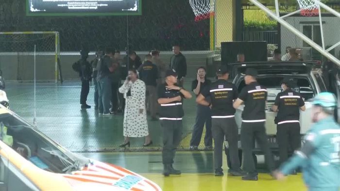 Lực lượng chức năng có mặt tại hiện trường vụ xả súng. Ảnh: Reuters
