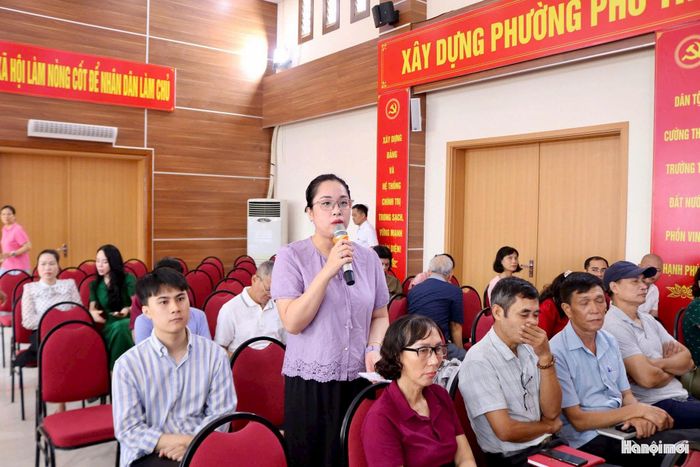 Đại biểu nêu ý kiến tại hội nghị. Ảnh: Hữu Vượng