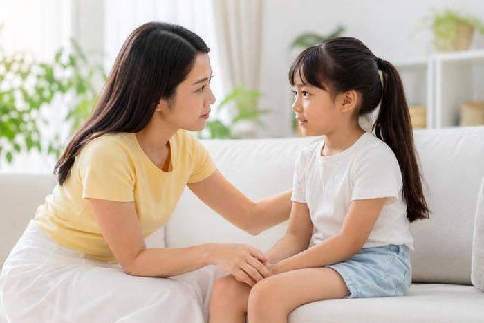Hãy lắng nghe ý kiến từ con để có hướng giải quyết hợp lý. Ảnh minh họa