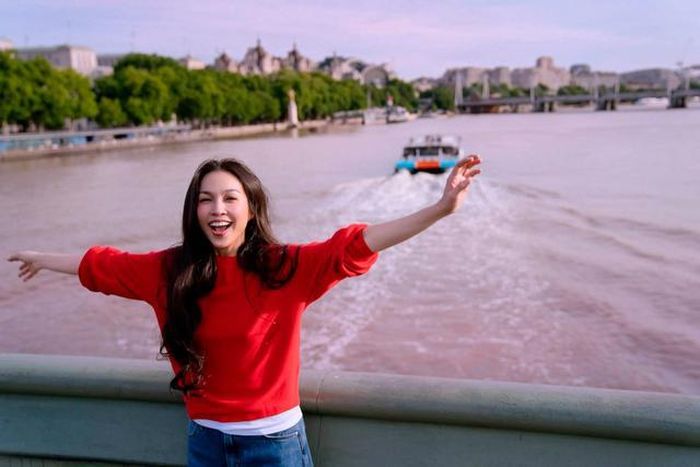 Ca sĩ Hiền Thục nhận về những lời khen nhan sắc "lão hóa ngược", luôn tràn đầy năng lượng mỗi khi xuất hiện.