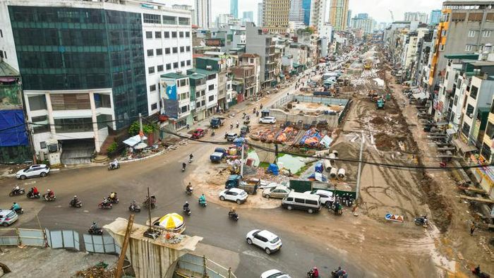 Dự án được đầu tư hoàn chỉnh toàn tuyến theo quy hoạch, với các hạng mục chính gồm: Giải phóng mặt bằng; nền, mặt đường, nút giao, thoát nước, hệ thống hào kỹ thuật, chiếu sáng, cây xanh, vỉa hè, tổ chức giao thông và di chuyển các công trình ngầm, nổi trong phạm vi đầu tư.