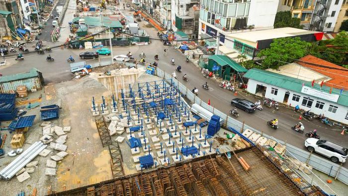 Trong đó, nhiều trụ cầu vượt nút giao Láng Hạ đã thành hình.