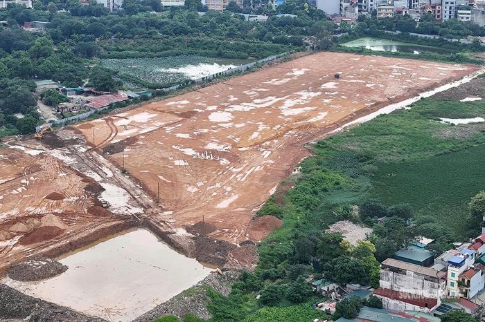 Một khu vực đang được thu dọn, xử lý mặt bằng. Ảnh: T.Anh