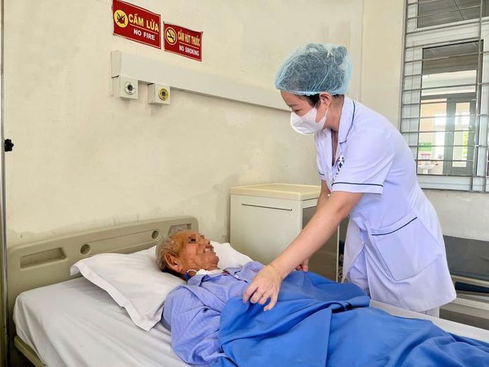 Hiện người bệnh đang được theo dõi, điều trị tích cực, các chỉ số sinh tồn ổn định. Ảnh: BVCC