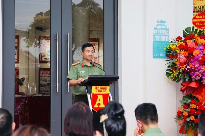 Thay mặt những người làm báo An ninh Thủ đô, Trung tá Chu Quốc Dũng- Trưởng Ban biên tập cho biết báo An ninh Thủ đô luôn ghi nhớ sự quan tâm, lãnh đạo, chỉ đạo của Đảng ủy Công an Trung ương, lãnh đạo Bộ Công an, sự định hướng của Cục Truyền thông CAND, sự chỉ đạo, giúp đỡ của Ban Tuyên giáo Trung ương, Sở VH-TT Hà Nội, sự lãnh đạo trực tiếp và thường xuyên của Đảng ủy - Ban Giám đốc Công an thành phố Hà Nội, sự ủng hộ của nhân dân. Đó là nguồn động viên và điểm tựa của thế hệ những người làm báo An ninh Thủ đô không ngừng nỗ lực và hoàn thành tốt nhiệm vụ được giao.