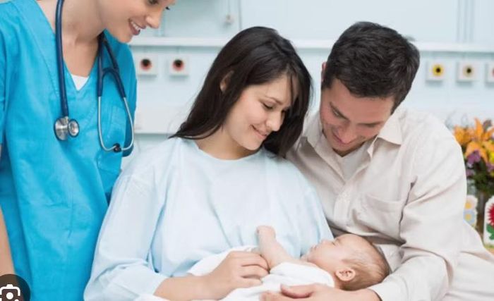 Quy định này được áp dụng đối với hầu hết trẻ em sinh trên lãnh thổ Mỹ, bất kể cha mẹ là người nhập cư bất hợp pháp hay nhập cảnh bằng thị thực du lịch hoặc du học. Ngoại lệ chủ yếu là con của các nhà ngoại giao nước ngoài, những người không thuộc phạm vi tài phán của Mỹ.
