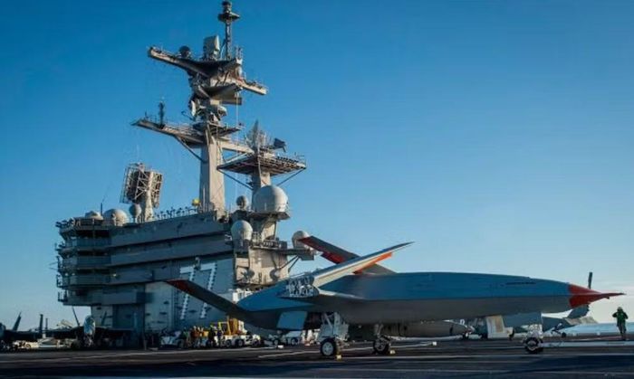 Tuy nhiên, MQ-25 vẫn còn nhiều bước cần hoàn tất trước khi hoạt động thường xuyên. Hải quân phải chứng minh khả năng phóng, thu hồi và vận hành máy bay không người lái an toàn trên boong tàu sân bay, vốn có không gian hạn chế và điều kiện hoạt động phức tạp.