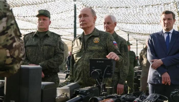 Lực lượng Nga chỉ đạt được những bước tiến hạn chế tại Donbass và chưa kiểm soát được các thành phố Kostiantynivka, Druzhkivka, Sloviansk và Kramatorsk.