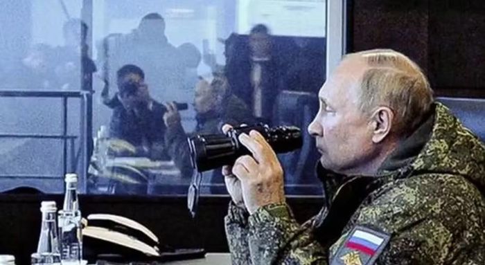 Ông Putin cho rằng kinh nghiệm trực tiếp chỉ huy tiền tuyến giúp tướng Solodchuk hiểu rõ nhu cầu của binh sĩ và các đơn vị chiến đấu.