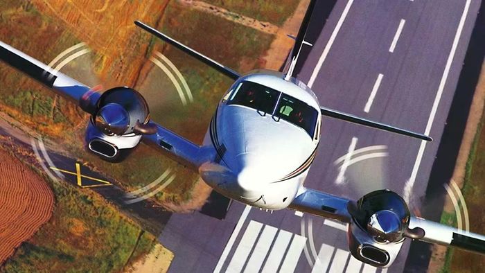 Sau đó phi hành đoàn nhận được sự cho phép tiếp cận bằng mắt thường, và người điều khiển không lưu thông báo cho quân đội rằng họ có thể tiếp tục việc gây nhiễu tín hiệu.