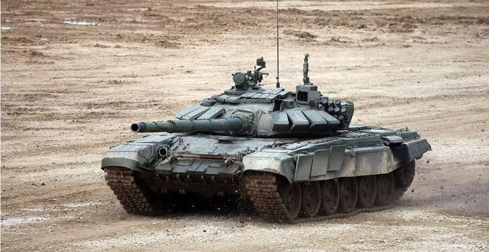 Cần nhấn mạnh, chiếc T-72 sản xuất tại Nizhny Tagil được coi là loại xe tăng sẵn sàng chiến đấu nhất kể từ đầu những năm 1980, chúng được đưa vào phục vụ ngày 7/8/1973.