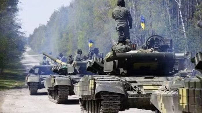 "Lực lượng vũ trang Ukraine đã đạt đến một trình độ hoàn toàn khác. NATO cần chuyển sang các tiêu chuẩn mới trước khi có thể sẵn sàng cho việc kết nạp Ukraine", ông nói.