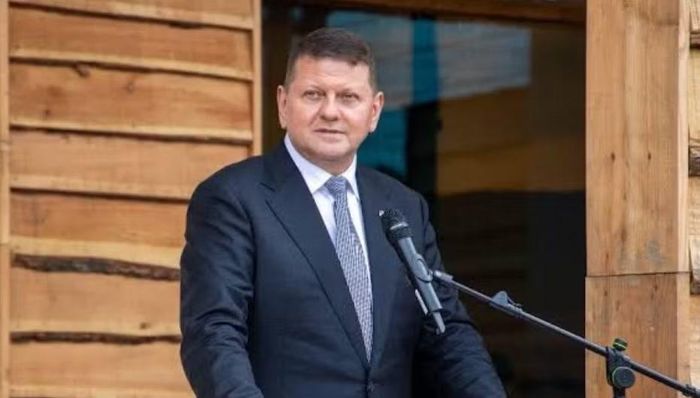 Sau những tranh luận phát sinh từ phát biểu của ông Zaluzhnyi, Bộ Ngoại giao Ukraine khẳng định mục tiêu gia nhập NATO của Kiev không thay đổi và cho biết các phát ngôn trước đó đã bị trích dẫn thiếu ngữ cảnh.