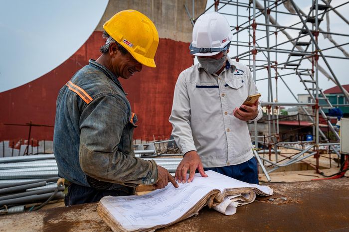  Theo đơn vị giám sát công trình, trong đêm 3/8, nhà thầu đã đổ bê tông các đốt dầm, đưa hai nhịp cầu tiến gần hơn. Dự kiến khoảng hai tuần tới, công trình bước vào giai đoạn hợp long. 