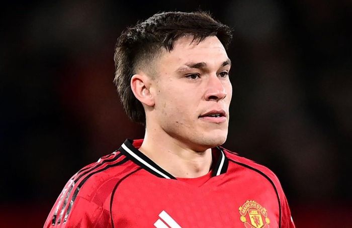 FIFA trả phần lớn mức lương của Ugarte thay MU.