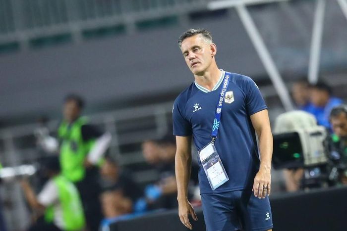 HLV John Herdman nếm trải thất bại đau đớn cùng Indonesia ở sân chơi khu vực. Ảnh: Minh Chiến.