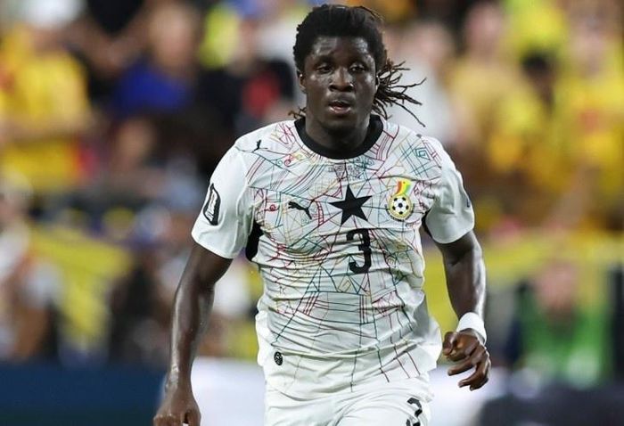 Coventry chiêu mộ tiền vệ người Ghana, Caleb Yirenkyi, từ Nordsjaelland của Đan Mạch với giá 29 triệu euro. Yirenkyi trở thành bản hợp đồng thứ 6 của HLV Frank Lampard trong mùa hè này và nâng tổng chi tiêu của Coventry vượt ngưỡng 90 triệu euro.