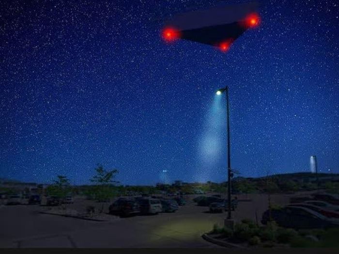 Lầu Năm góc công bố UFO hình tam giác. Ảnh: Bộ Chiến tranh Mỹ.