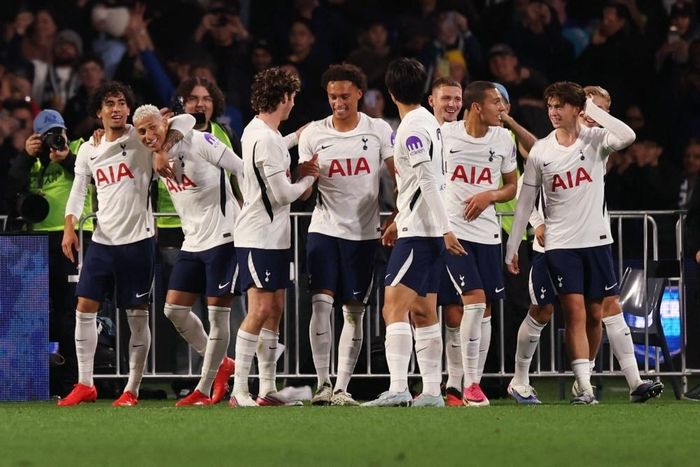  Tottenham đã chi gần 300 triệu bảng trong kỳ chuyển nhượng hè 2026. 