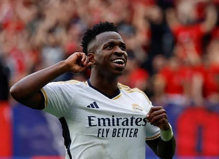  Vinicius chọn gia hạn với Real Madrid đến năm 2032 dù từng nhận được sự quan tâm từ Arsenal. 