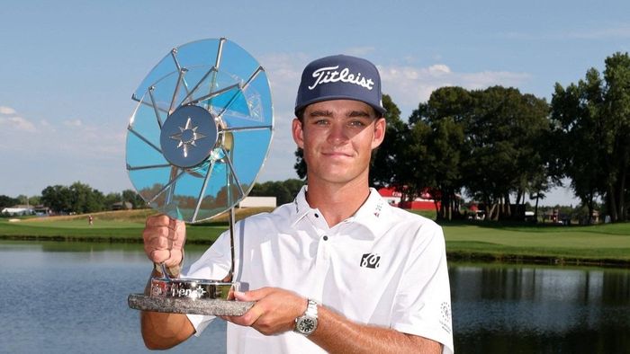 Jackson Koivun trở thành cái tên được nhắc đến nhiều nhất của làng golf sau chức vô địch 3M Open tại bang Minnesota (Mỹ). Ở giải đấu diễn ra hồi tháng 7, golfer 21 tuổi đạt tổng điểm -25 gậy trên sân TPC Twin Cities, đánh bại tay golf số một thế giới Scottie Scheffler với khoảng cách 3 gậy. Đây mới là giải đấu thứ 3 của Koivun kể từ khi chuyển sang thi đấu chuyên nghiệp hồi đầu tháng 7, theo SCMP.