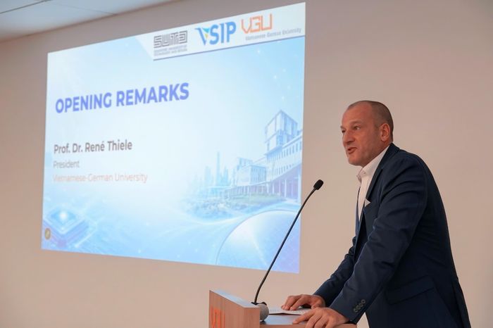  GS.TS René Thiele, Hiệu trưởng trường Đại học Việt Đức. Ảnh: NTCC. 