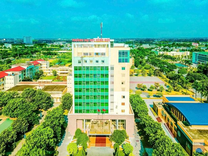 Một góc khuôn viên Trường Đại học Hồng Đức