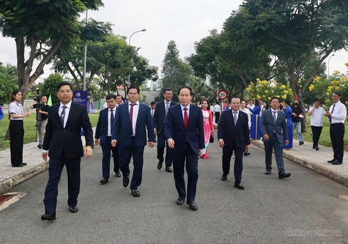 Phó Thủ tướng Chính phủ Lê Tiến Châu đến dự Lễ kỷ niệm 50 năm Ngày truyền thống Trường Đại học Tài chính – Marketing - Ảnh: chinhphu.vn/Thu Sa