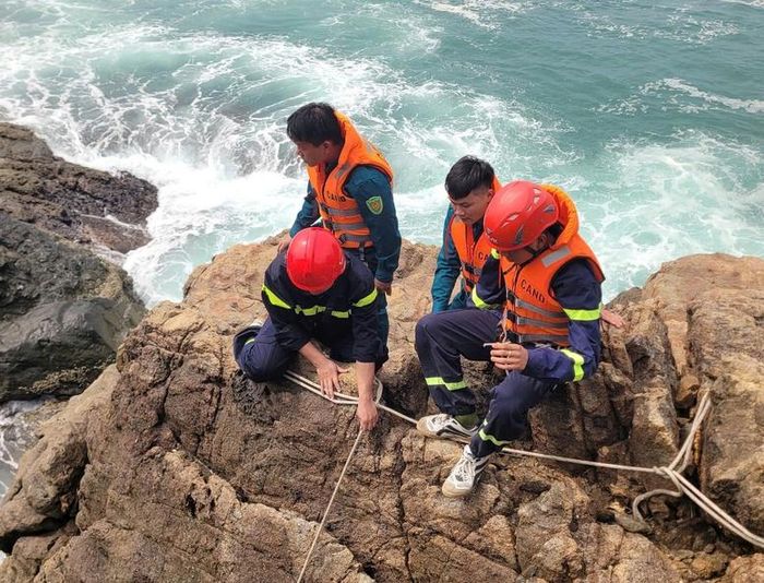 Công tác tìm kiếm được triển khai khẩn trương, đồng bộ trên biển và dọc khu vực ven bờ