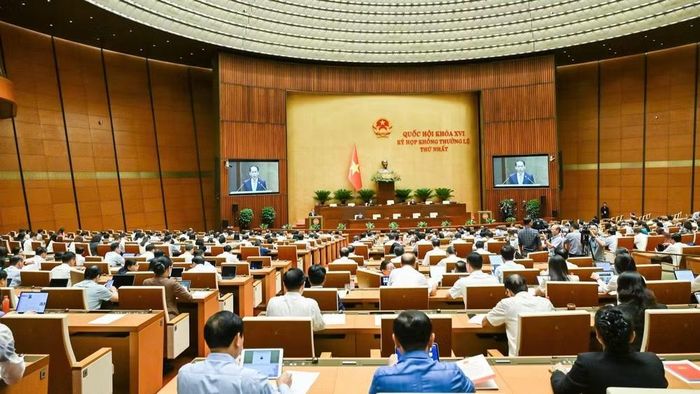 Quang cảnh phiên thảo luận tại hội trường ngày 7/8. (Ảnh: DUY LINH)