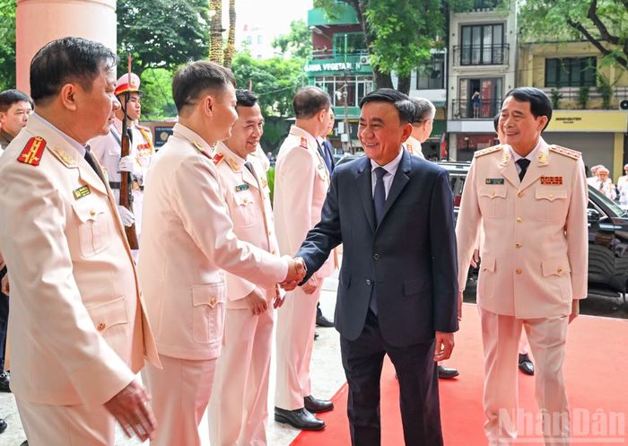 Thường trực Ban Bí thư Trần Cẩm Tú dự Lễ kỷ niệm 70 năm Ngày truyền thống lực lượng Cảnh sát kinh tế. (Ảnh: DUY LINH)