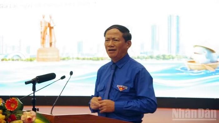 Chủ tịch Ủy ban nhân dân tỉnh Gia Lai Phạm Anh Tuấn phát biểu tại hội nghị. (Ảnh: LƯƠNG TÙNG)