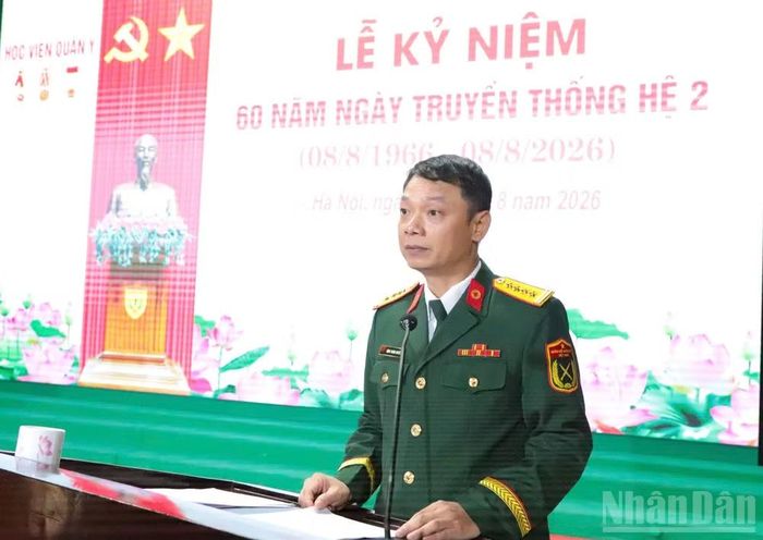 Đại tá Đặng Thành Quyết, Hệ trưởng Hệ 2 trình bày diễn văn kỷ niệm. (Ảnh: TUẤN DŨNG)