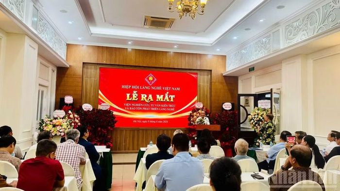 Đông đảo đại biểu tham dự buổi lễ. (Ảnh: HNV)