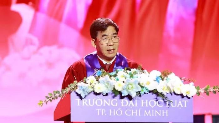 Tiến sĩ Lê Trường Sơn, Hiệu trưởng Trường đại học Luật Thành phố Hồ Chí Minh phát biểu tại sự kiện. (Ảnh: ULAW)