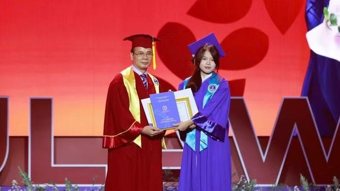 Trường đại học Luật Thành phố Hồ Chí Minh vinh danh tân khoa. (Ảnh: ULAW)