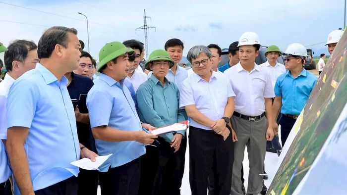 Lãnh đạo Thành ủy Hà Nội yêu cầu đẩy nhanh tiến độ dự án Xây dựng tuyến đường Mỹ Đình-Ba Sao-Bái Đính (đoạn nối từ đường trục phía Nam đến đường Hương Sơn-Tam Chúc). (Ảnh: Thái Quang).