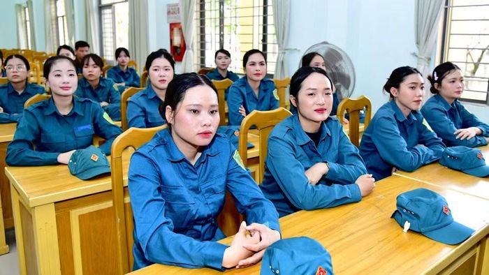 Khối nữ du kích miền nam tham gia Chương trình "Tổ quốc trong tim" do Báo Nhân Dân phối hợp Ủy ban nhân dân Thành phố Hồ Chí Minh tổ chức. (Ảnh: HỮU TÂN)