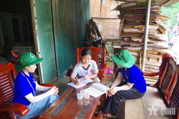 Hướng dẫn học sinh nhận đỡ đầu học bài. 