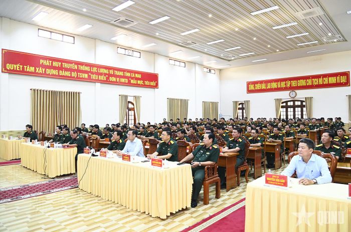 Các đại biểu tham dự hội nghị. 