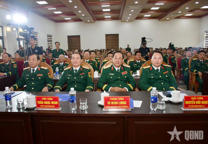 Các đại biểu tham dự buổi lễ.
