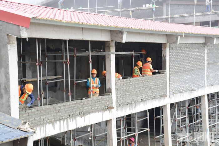  Công trường duy trì nhịp độ thi công 3 ca liên tục.