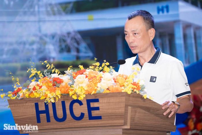 Thay mặt Ban liên lạc, ông Đỗ Quang - Trưởng ban liên lạc nhấn mạnh định hướng hoạt động thời gian tới: "Trên cương vị mới, tôi cam kết sẽ cùng các thành viên nỗ lực thực hiện ba nhiệm vụ trọng tâm: Gắn kết đại gia đình K41 trên khắp mọi miền Tổ quốc; xây dựng mạng lưới hỗ trợ, chia sẻ cơ hội hợp tác kinh doanh; đồng thời tiếp tục duy trì các hoạt động thiện nguyện hướng về cộng đồng". Cũng tại sự kiện, Quỹ tiếp sức sinh viên khẩn cấp chính thức được khởi động. Nguồn quỹ ra đời với mục tiêu hỗ trợ tài chính kịp thời cho những sinh viên gặp hoàn cảnh khó khăn đột xuất, giúp các bạn vững bước trên giảng đường.