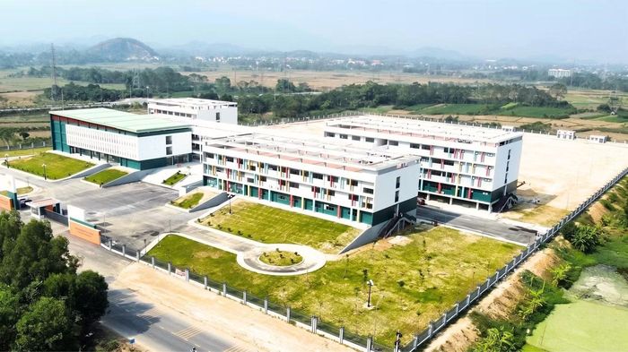 Thí sinh tại THPT Chuyên Tuyên Quang sẽ thi lại các môn từ ngày 14 - 15/8/2026.