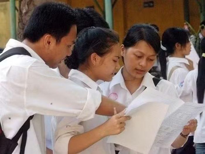 Thí sinh thi tốt nghiệp THPT năm 2007. (Ảnh: Phạm Yên)